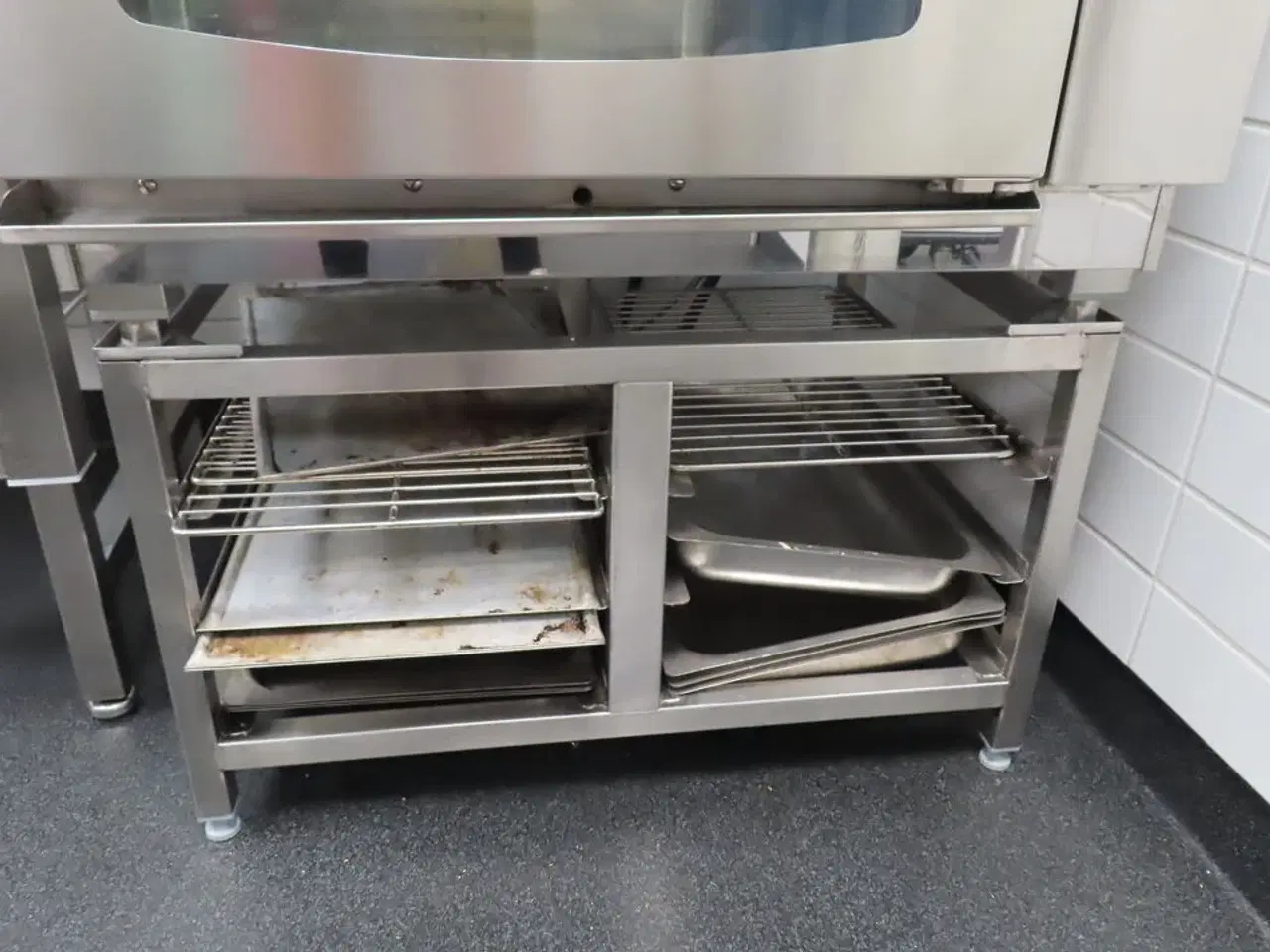 Billede 4 - Konvektionsovn INOXTREND inkl. stand og stik