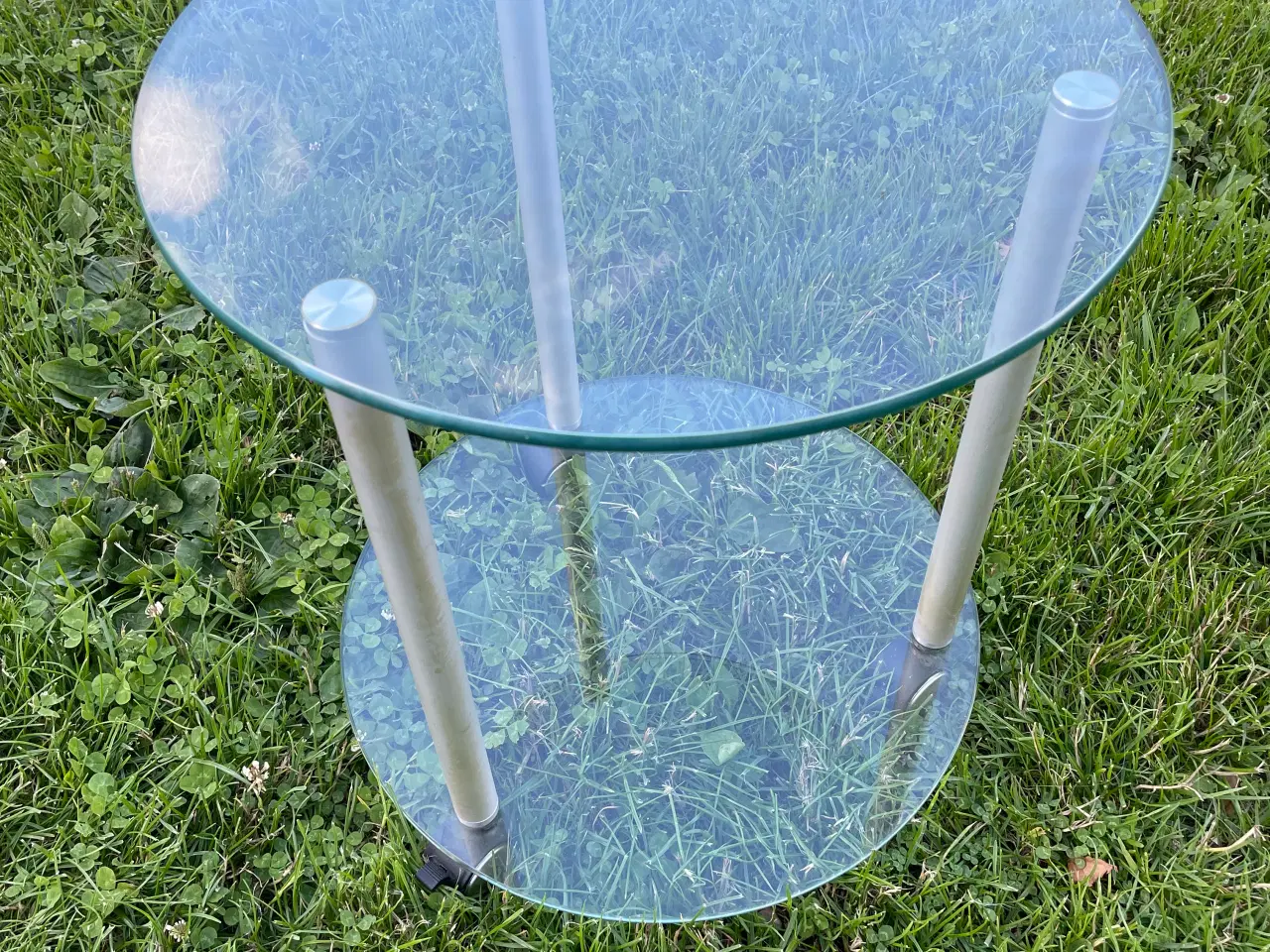Billede 1 - Glasbord på hjul med underhylde