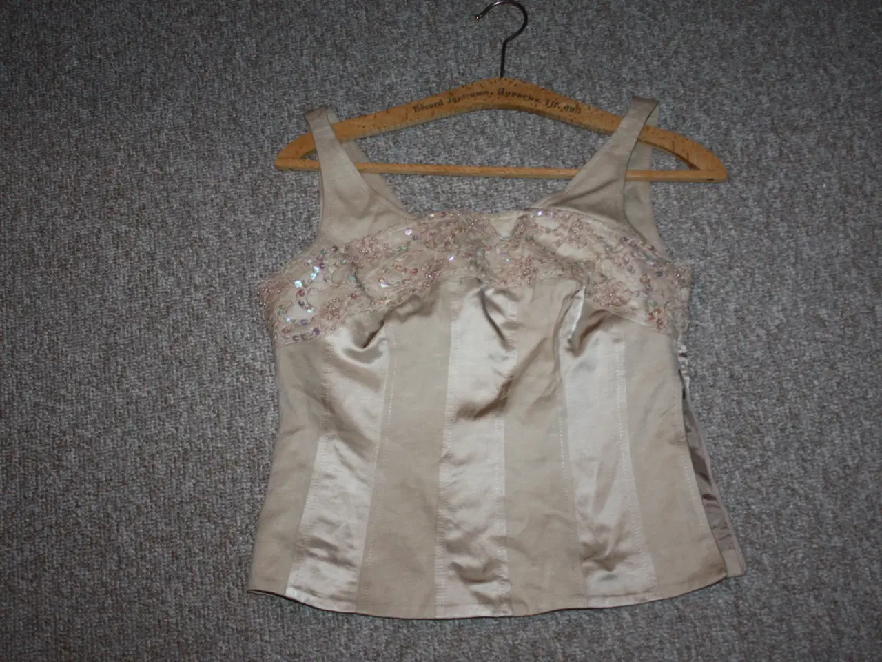 Billede 2 - Fin Creton top med perleapplikationer str. 36