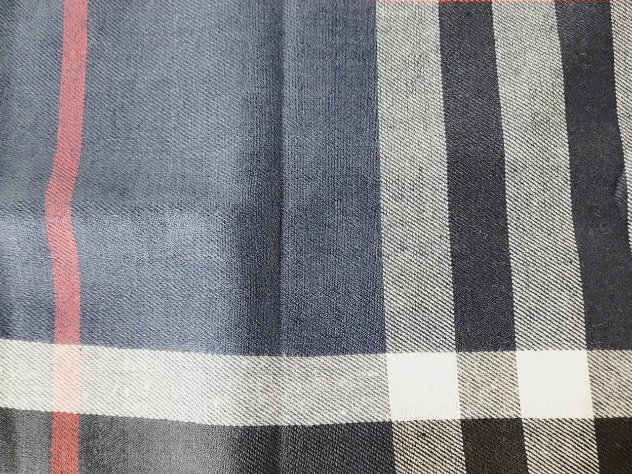 Billede 2 - ⭐️- Elegant og Blødt Pashmina Tørklæde - UBRUGT