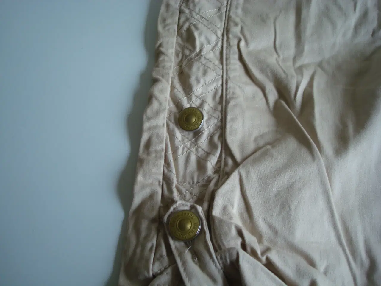 Billede 4 - Dame shorts Micha str. 44 med lynlås og knap