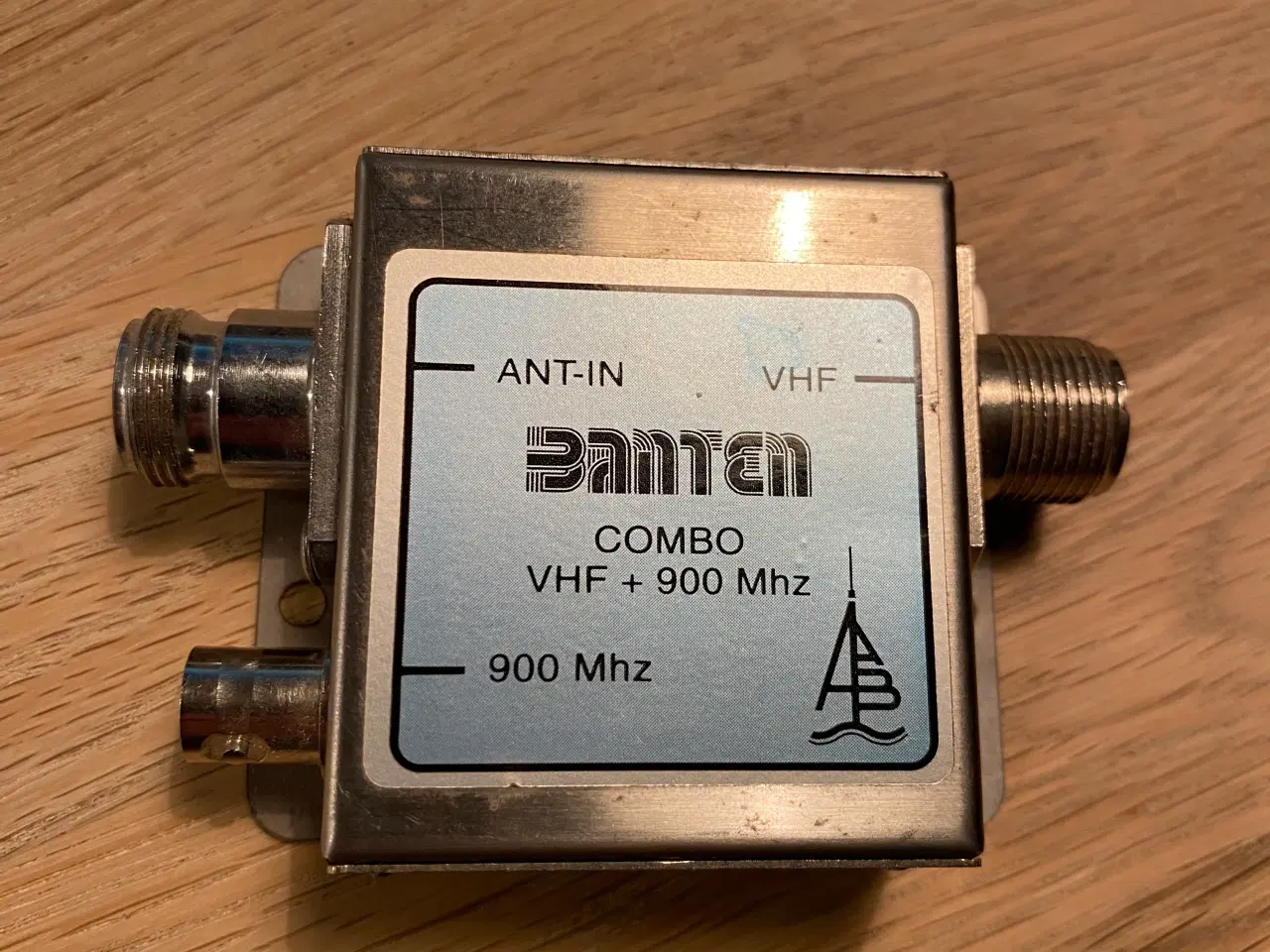 Billede 1 - Antennesplitter, VHF/AIS/GPS