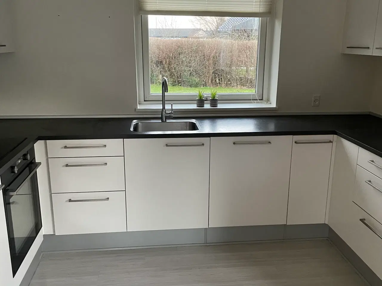 Billede 2 - Komplet HTH-køkken inkl. hårde hvidevarer