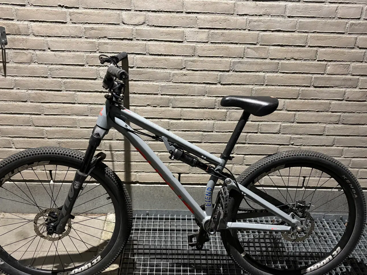 Billede 1 - Byder bare prisen står i Beskrivelse