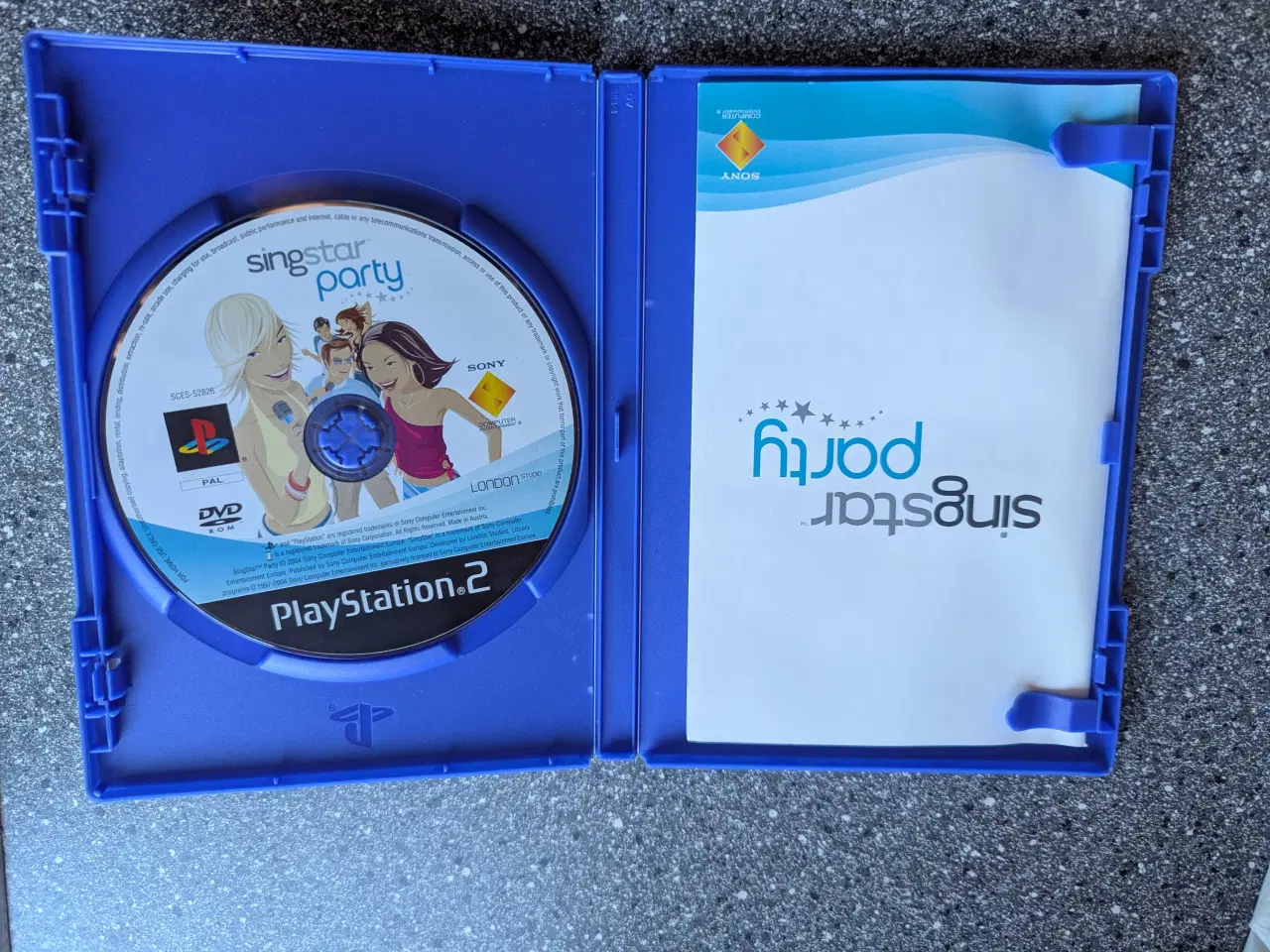 Billede 9 - Ps2 singstar pakke 4 spil/ 6 microfoner 