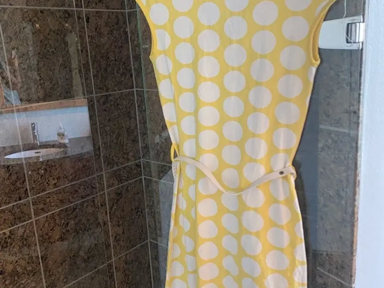 Billede 4 - Smart gul kjole str small