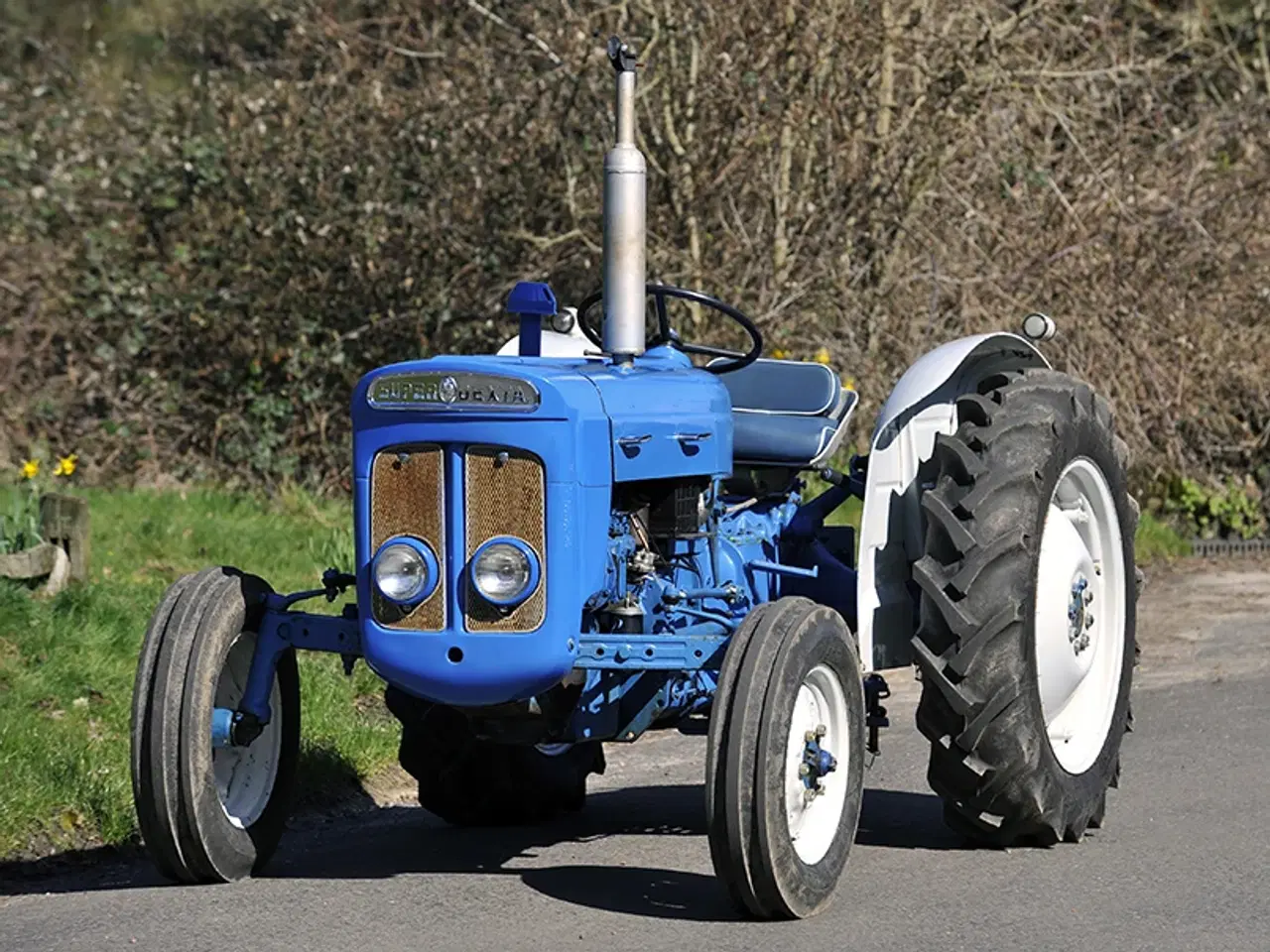 Billede 3 - Købes BILLIG D. Traktor m klipper  Brugsklar OK 