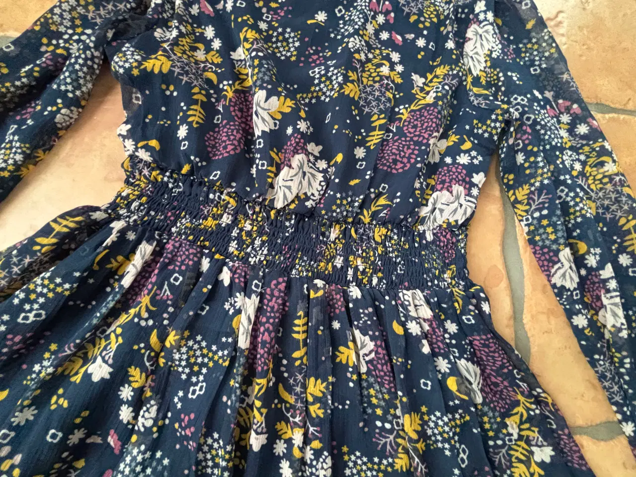 Billede 4 - Me too kjole str 164 multifarvet blomsterprint pig