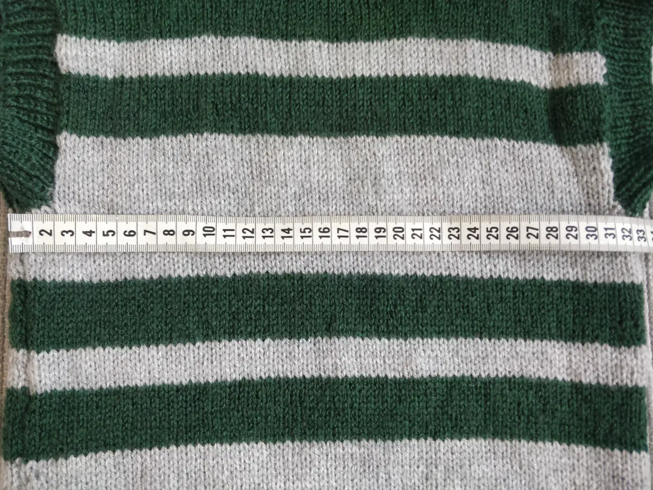 Billede 6 - Håndlavet strikket ærmeløs sweater, ca 9-12 år