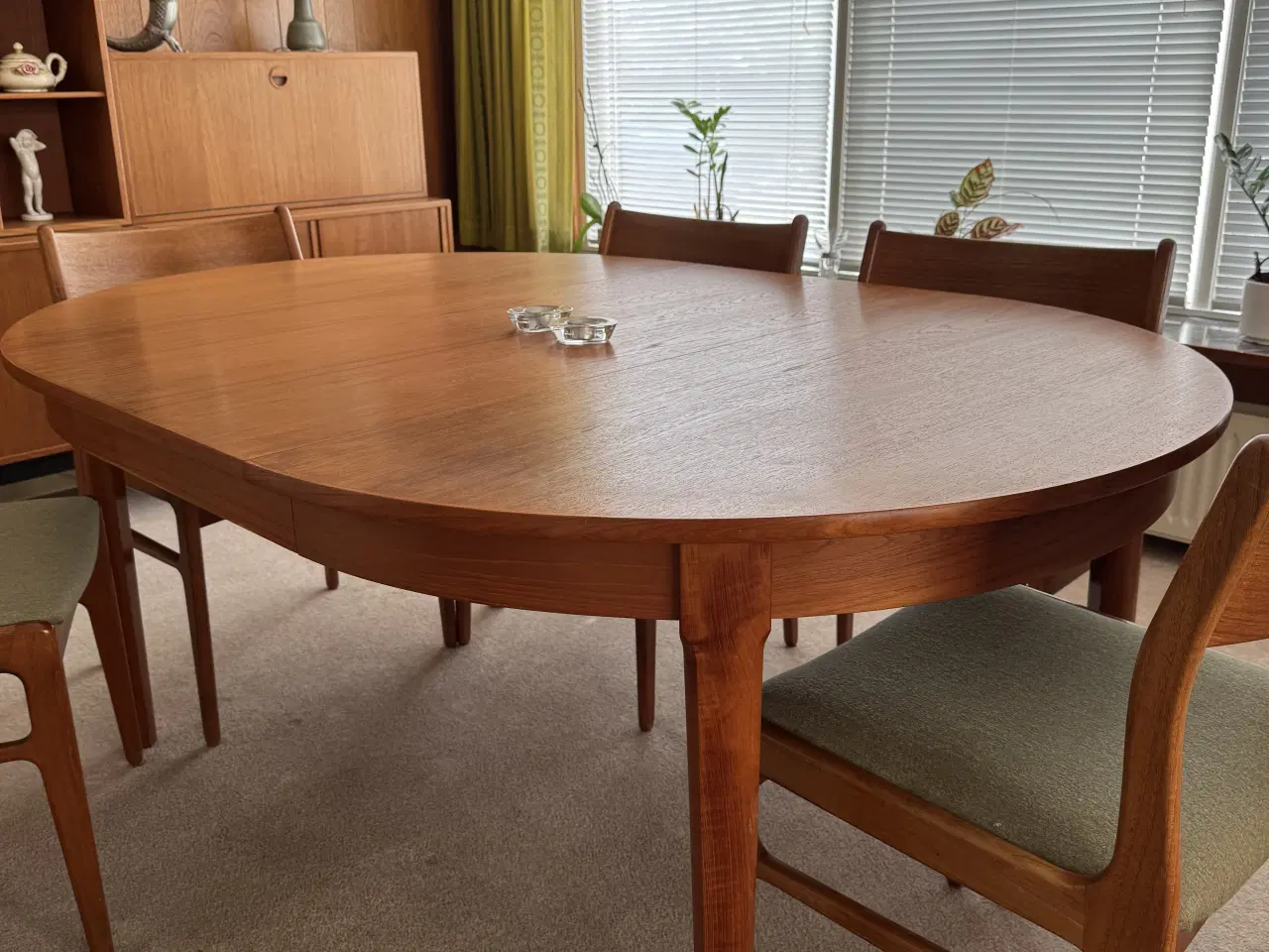 Billede 4 - Flot retro teaktræs spisebord. Rundt m/2 plader