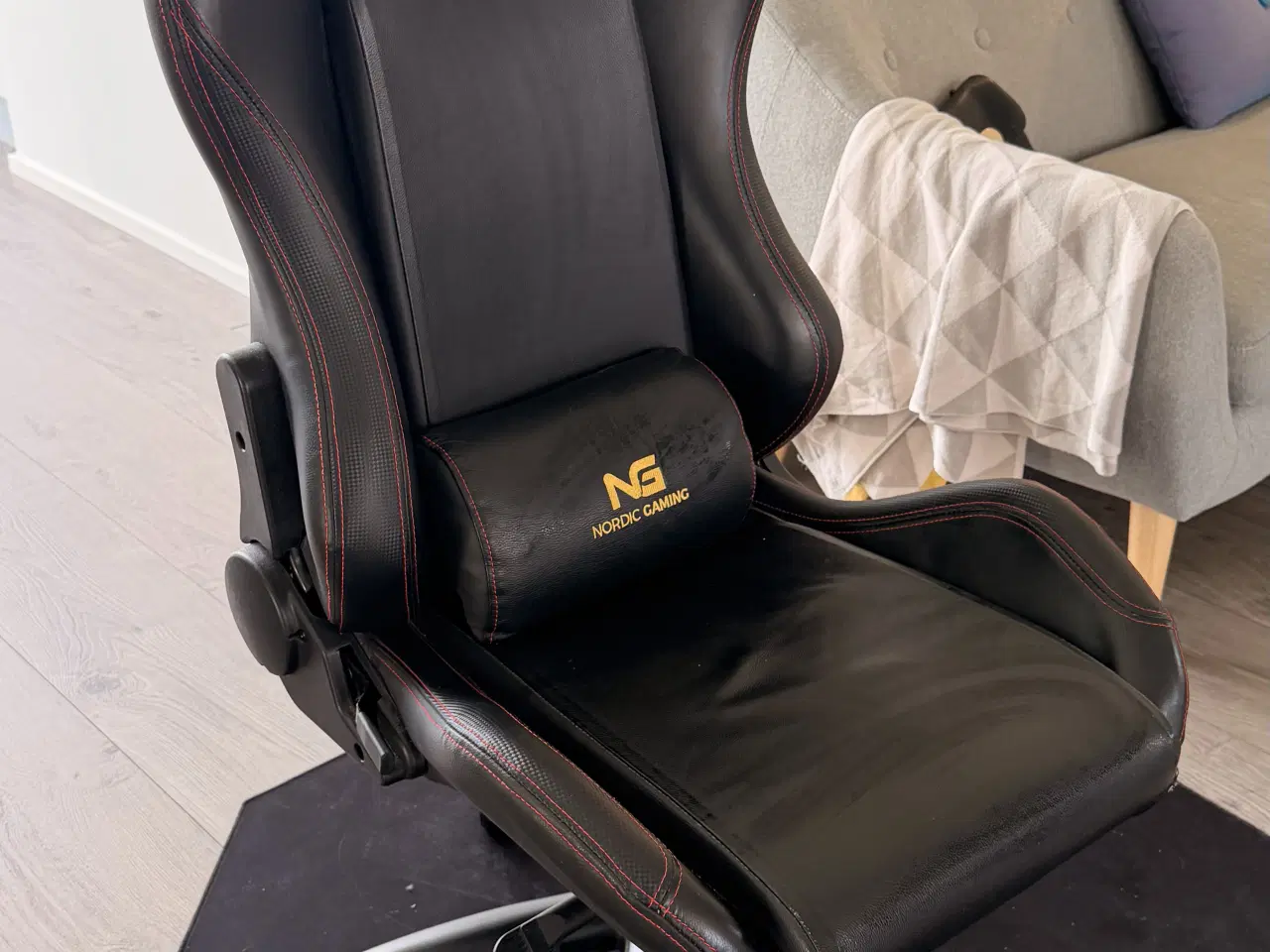 Billede 1 - Gamer stol med måtte