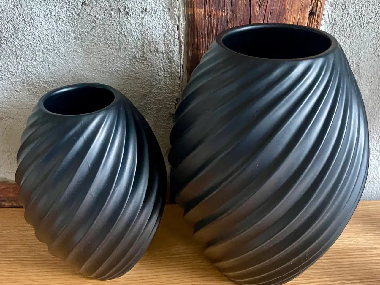 Billede 2 - Morsø vaser 18 + 21cm. Sort