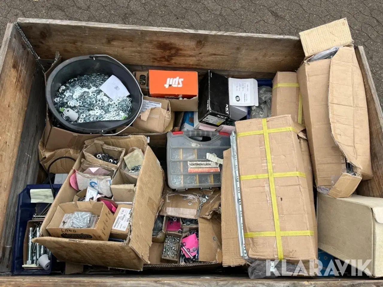 Billede 3 - Blandet palle beslag og bolte.