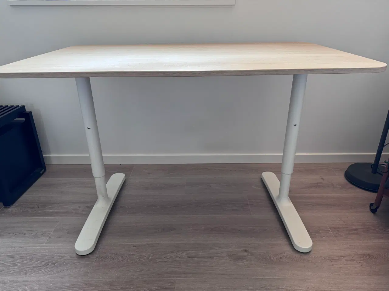 Billede 1 - Ikea Bekant skrivebord