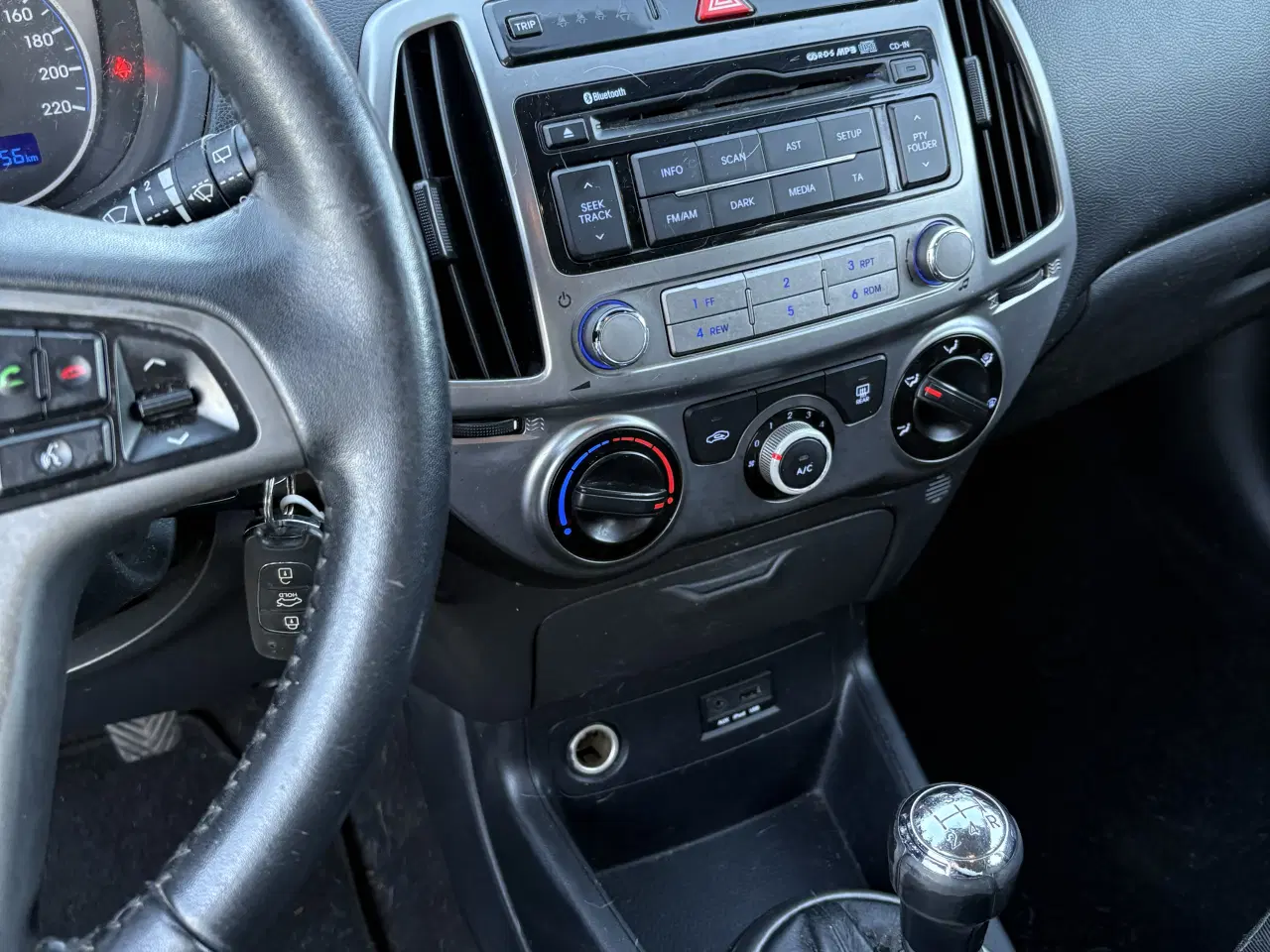 Billede 6 - Hyundai i20 1,2 benzin 5dørs fra 2013. Billig bil!