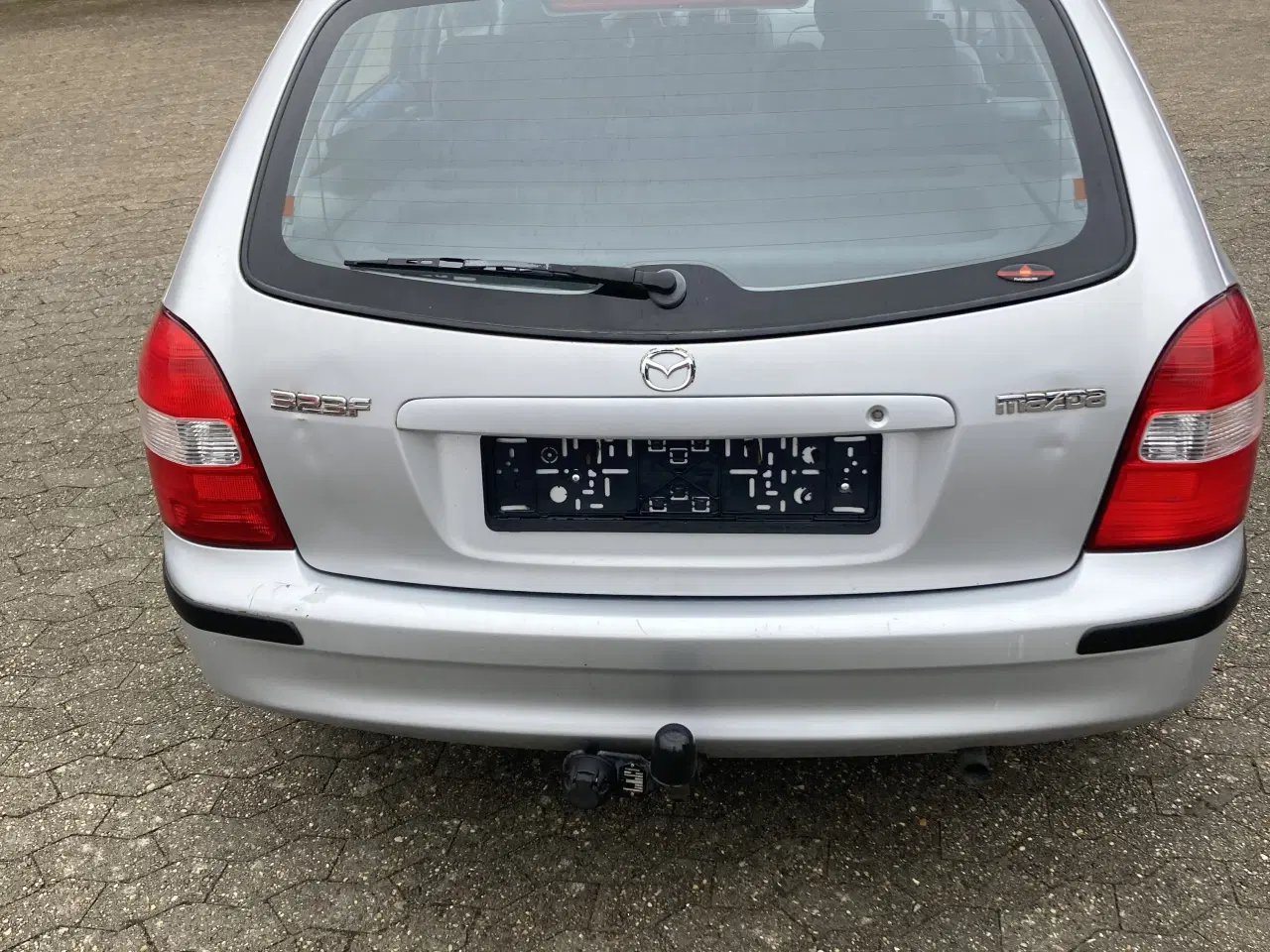 Billede 2 - Mazda 323 F nysynet