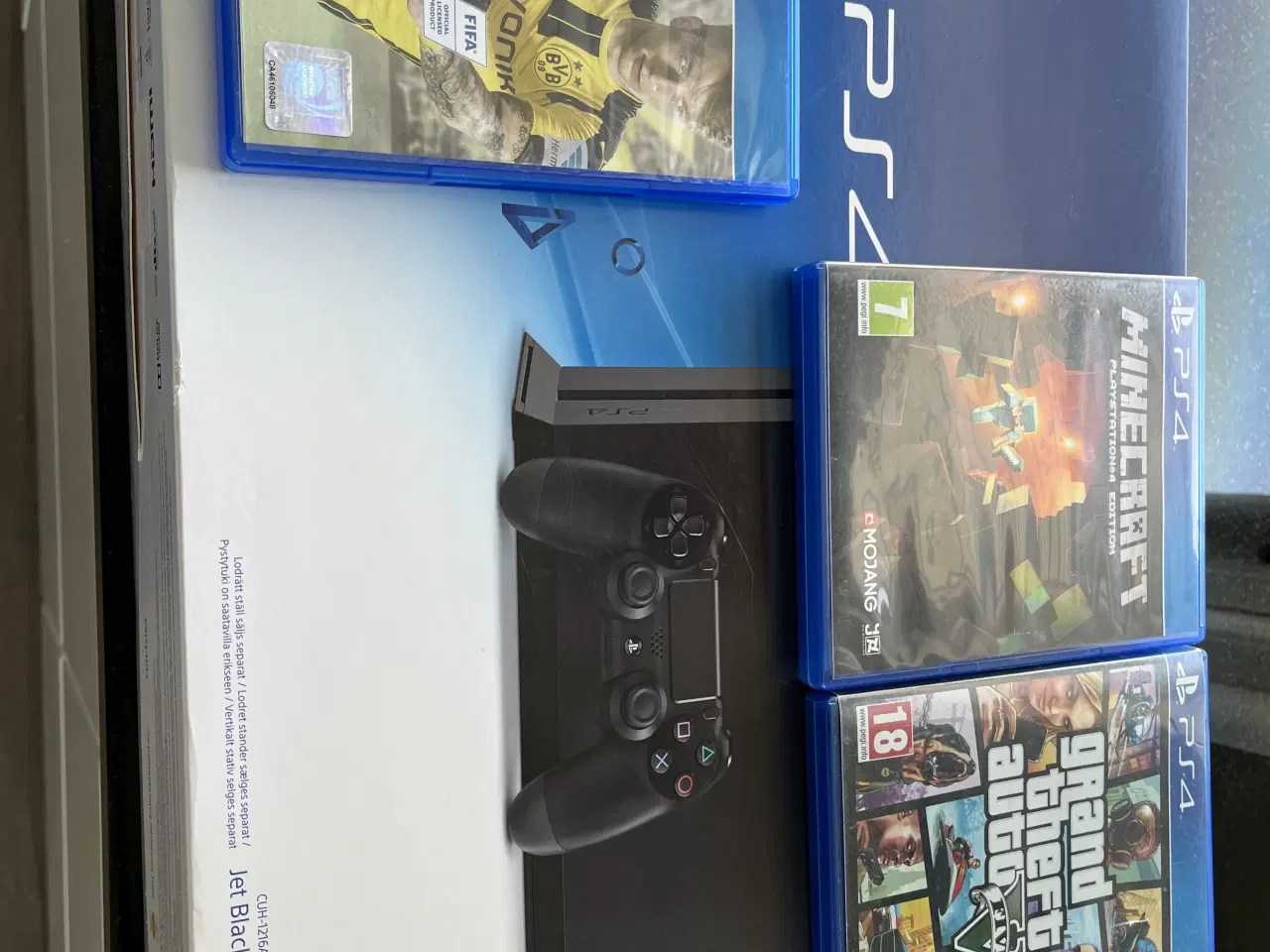 Billede 4 - Flot PlayStation 4 med 2 controller