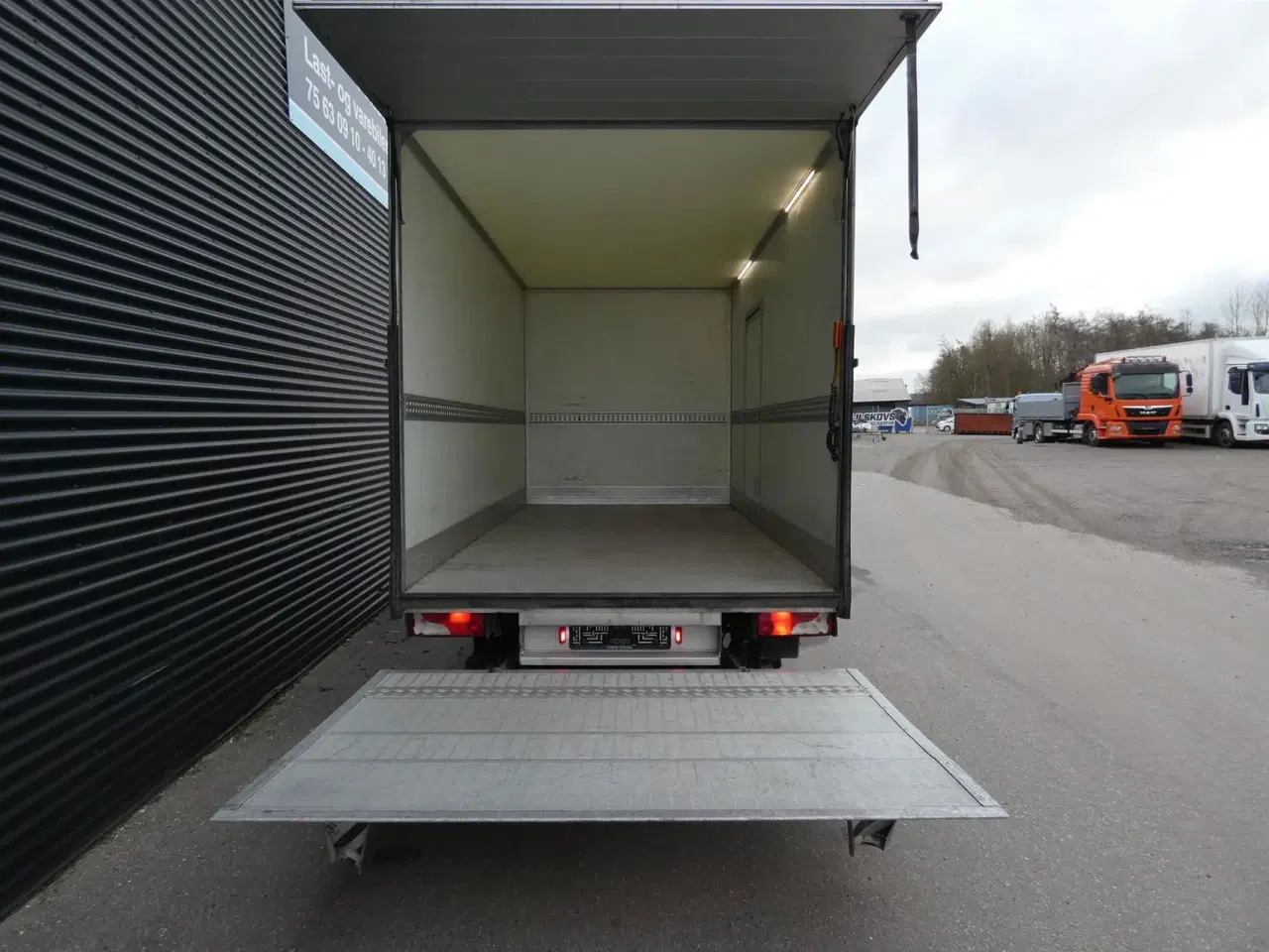 Billede 7 - Mercedes-Benz Sprinter 316 2,1 CDI Alu.kasse m/lift RWD 163HK Ladv./Chas. Aut.