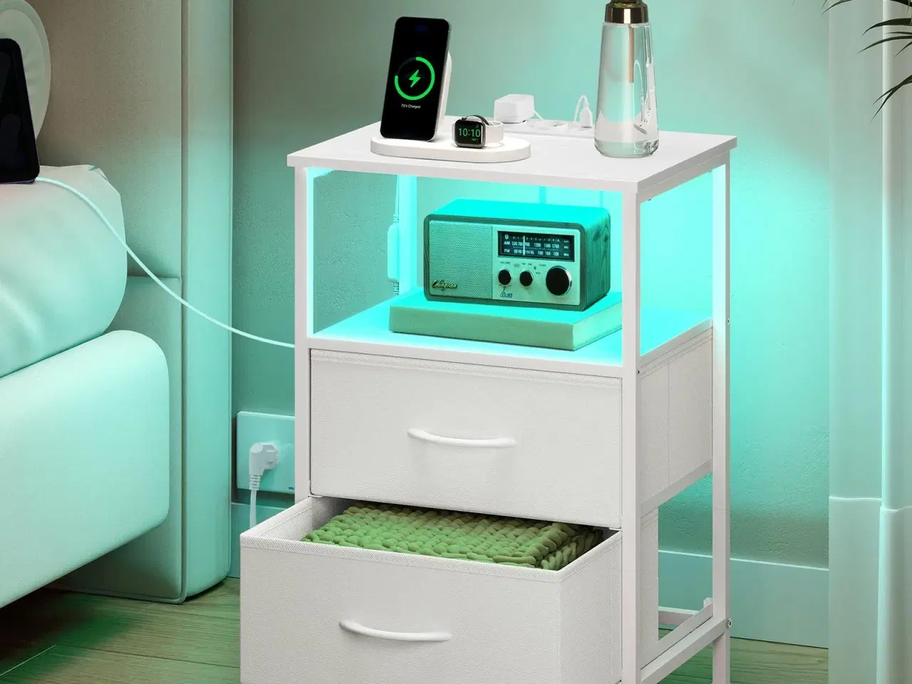 Billede 2 - Sengebord med ladestation og app-styret LED – 1 åbent rum, 2 skuffer – Cloud White/Snow White