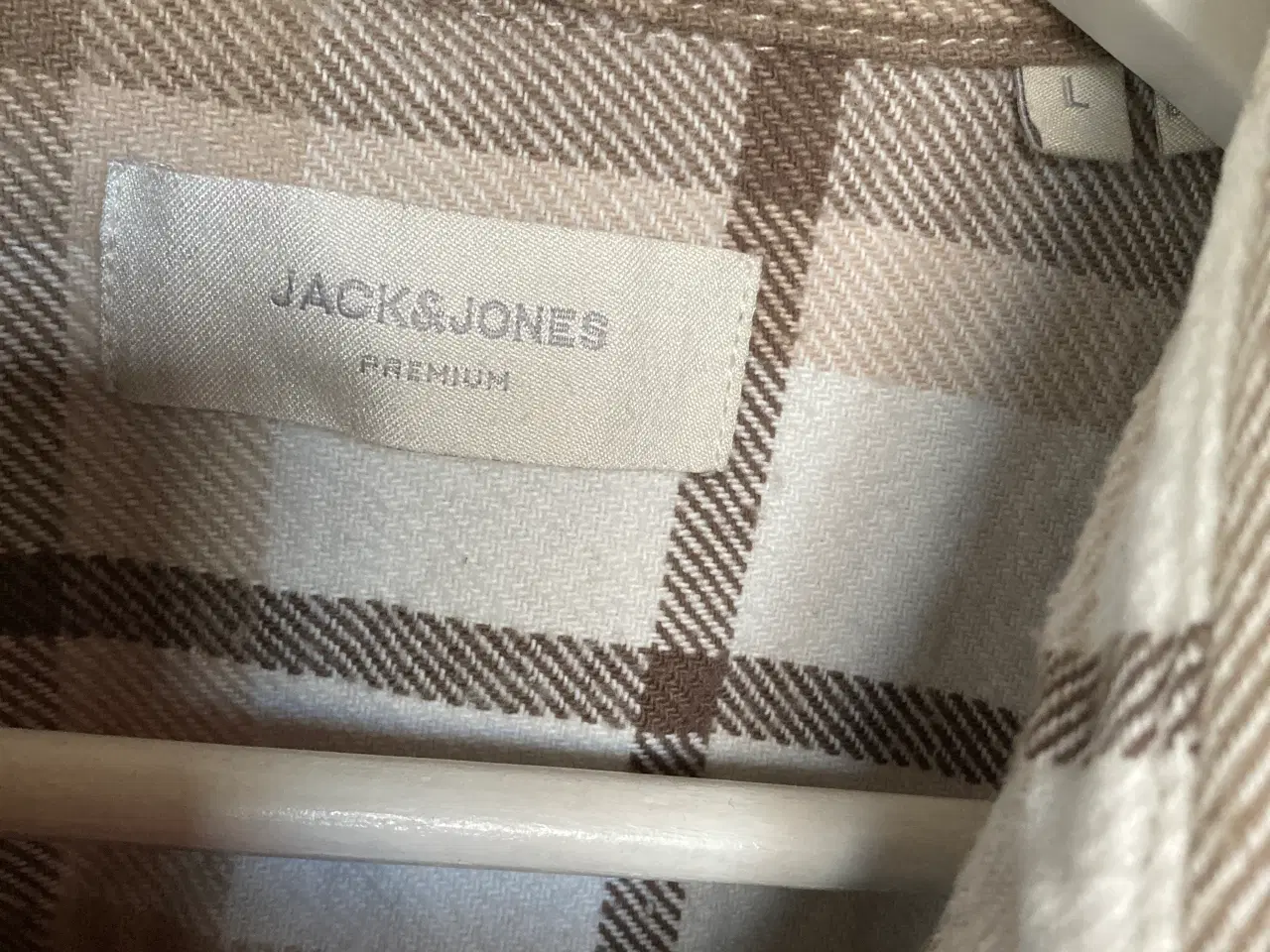 Billede 2 - Herre skjorte Jack and  Jones str L