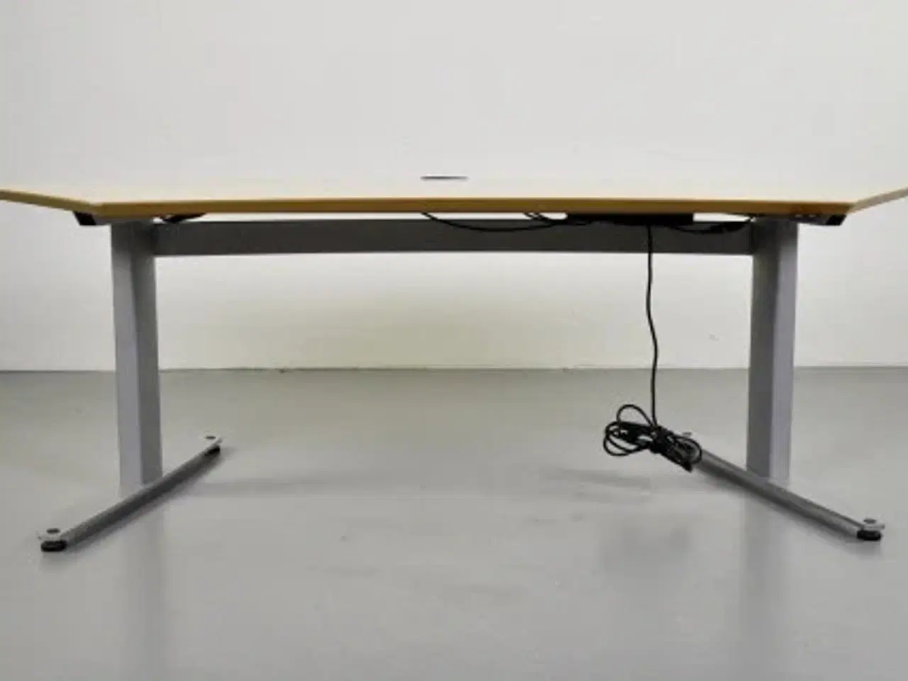 Billede 2 - Hæve/sænkebord med boomerang formet plade i birk