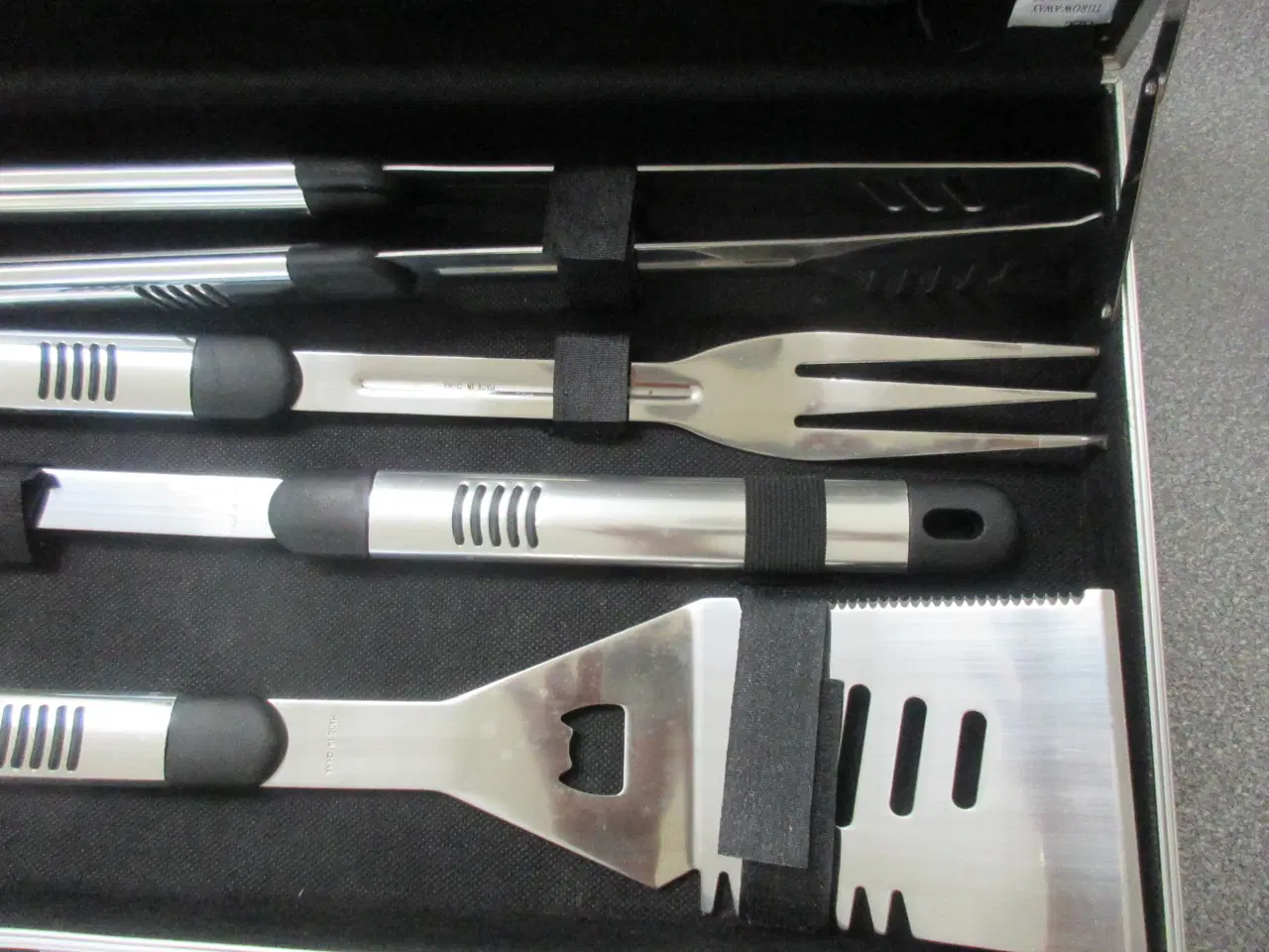 Billede 4 - Grillsæt - 18 dele i kuffert