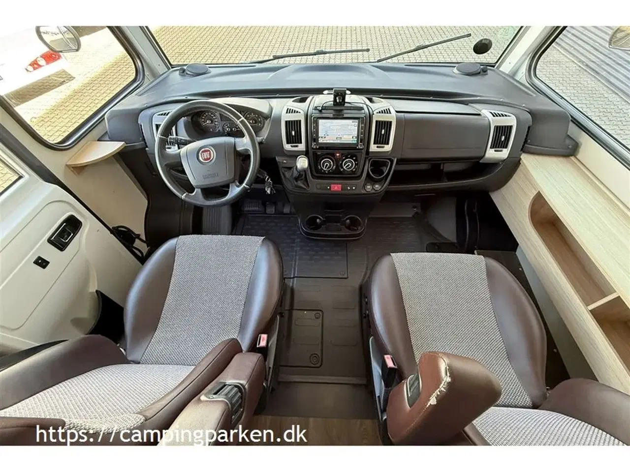 Billede 3 - 2019 - SunLight Veludstyret og velholdt Sunlight I68 Active m. automatgear og 150hk