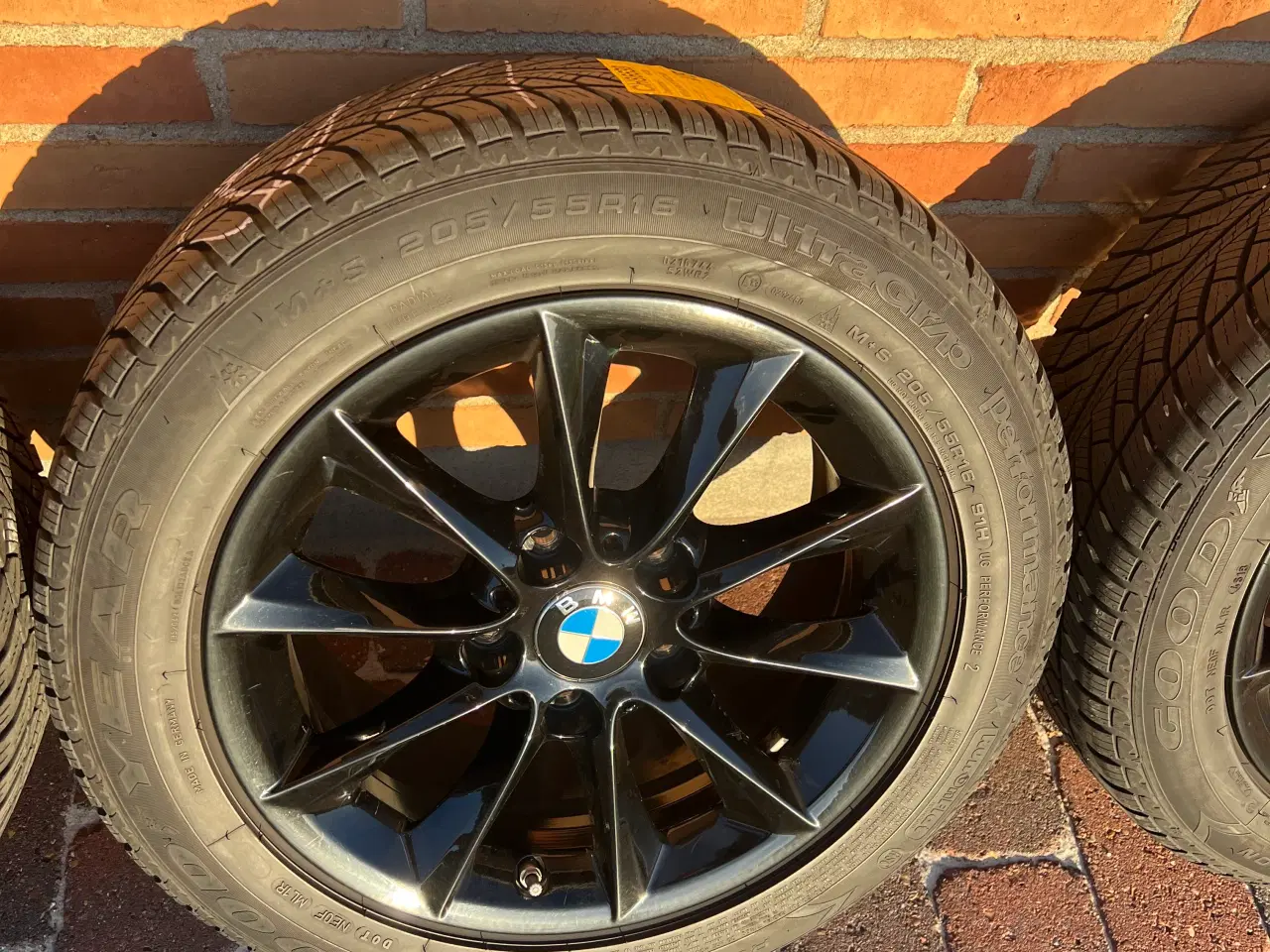 Billede 4 - BMW Org Style 411 med 205/55/16 Goodyear ultra gri