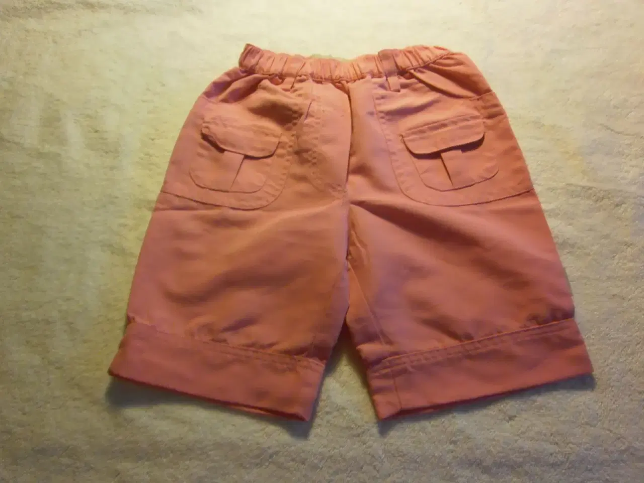 Billede 2 - 2 par shorts, str. 74