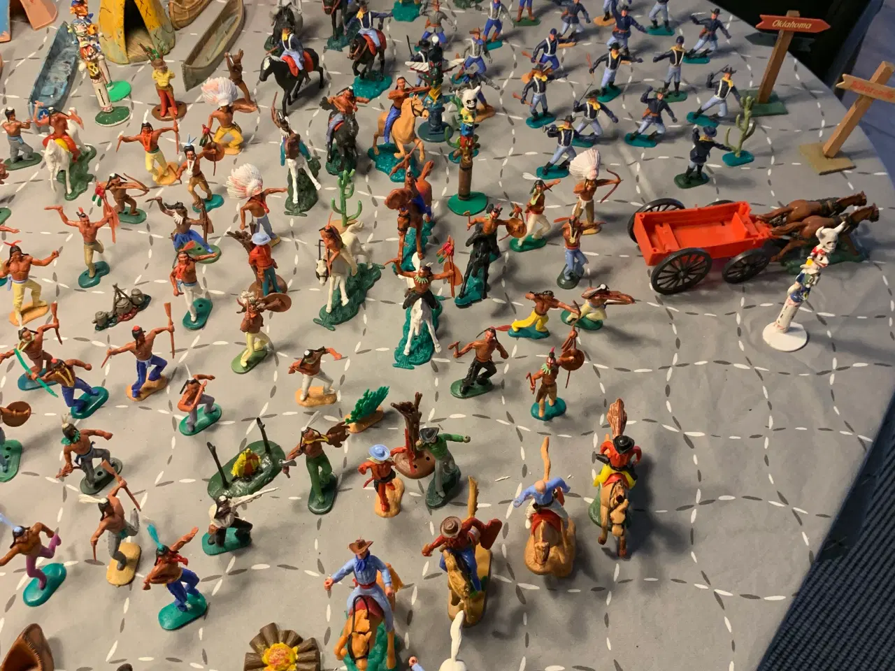 Billede 8 - Indianer, cowboys og huse