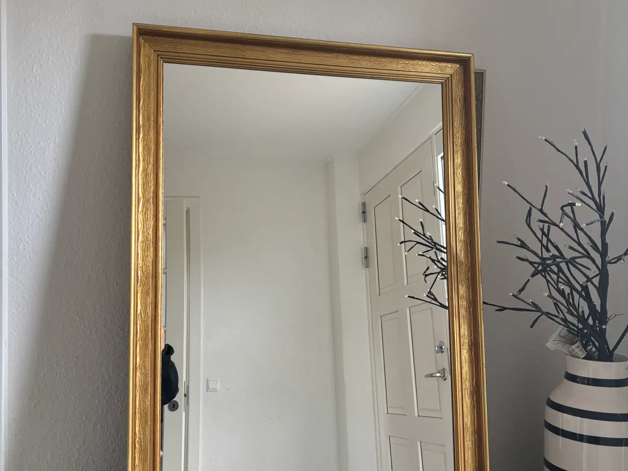 Billede 2 - klassisk spejl med guldramme