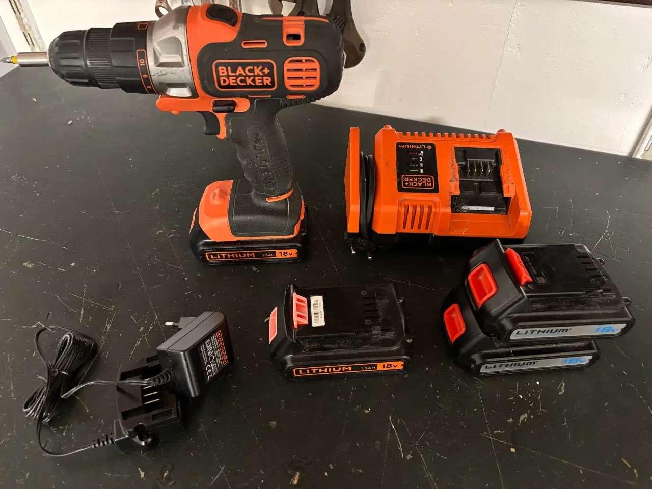 Billede 1 - Skrue/boremaskine Black & Decker m tilbehør