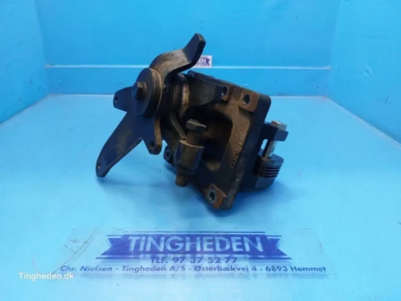Billede 1 - New Holland T6 Beslag 48031003