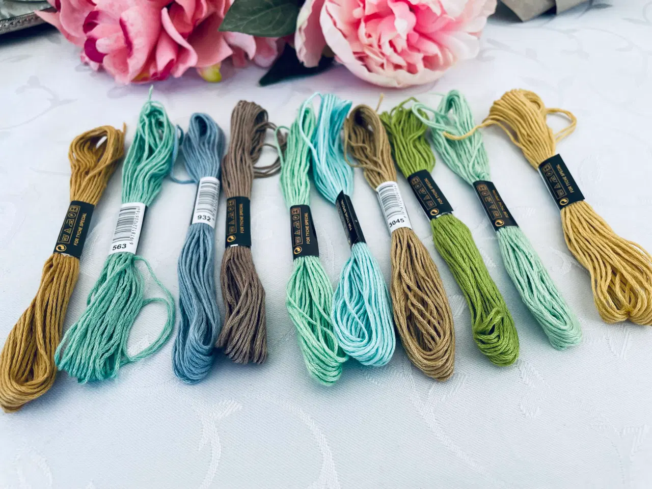 Billede 2 - Broderi garn 
