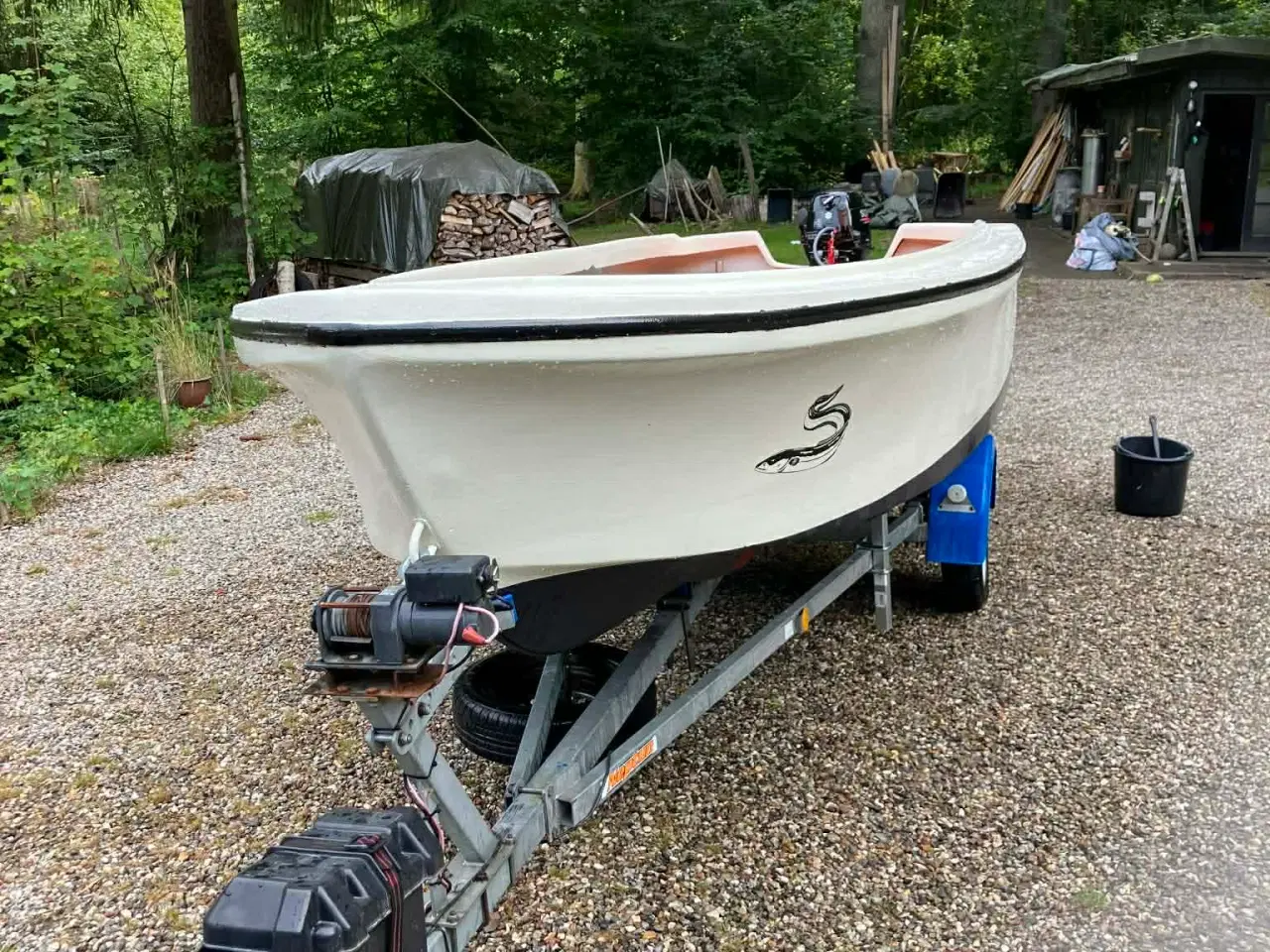 Billede 1 - Kegnæs jolle med NY motor sælges