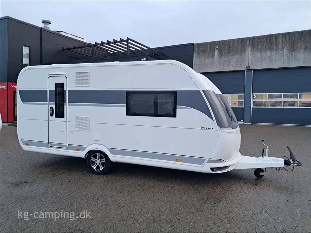 Billede 1 - 2026 - Hobby De Luxe 460 SFf   Ny 2026 Kampagne model DK LINE fra HOBBY - kan nedvejes til 1350 kg.