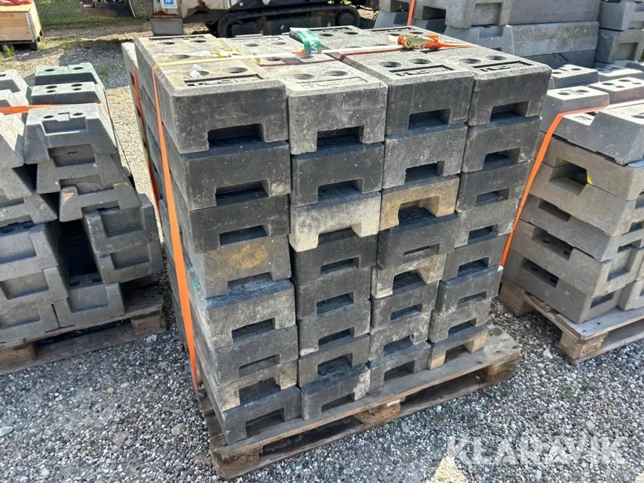 Billede 9 - Byggehegns fødder 9 paller