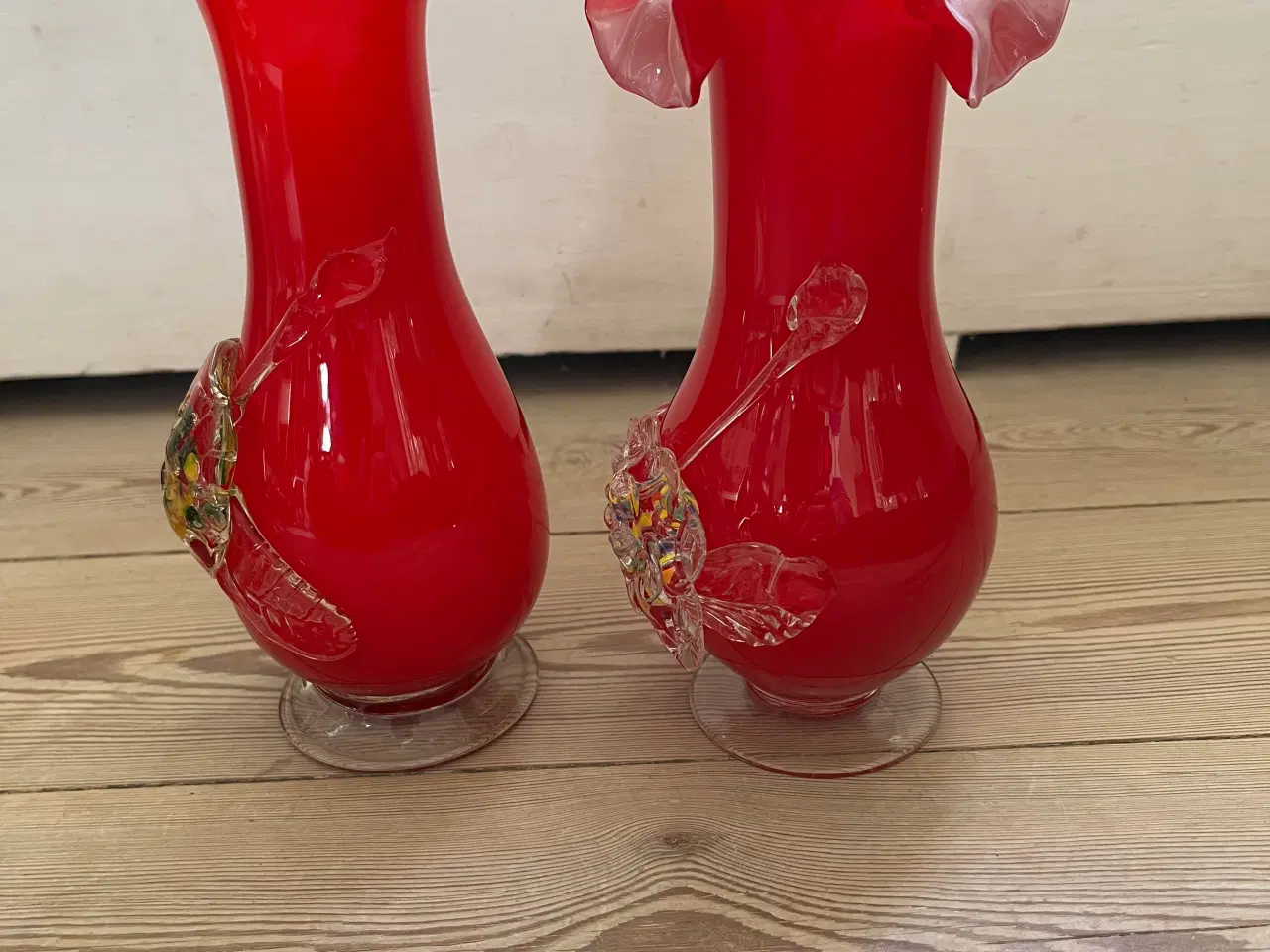 Billede 2 - 2 røde glasvase