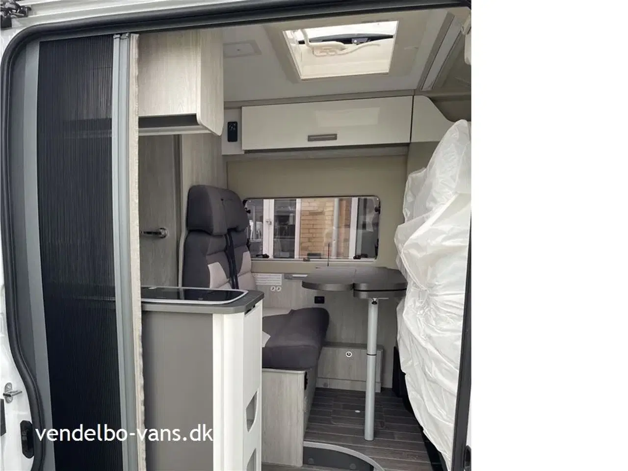 Billede 11 - 2026 - Rollerteam Livingstone DUO Sport CamperVan med opklapbare enkeltsenge