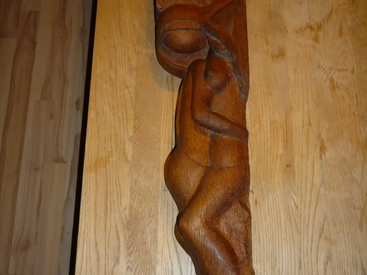 Billede 2 - Træ skulptur af Leo Hansen.