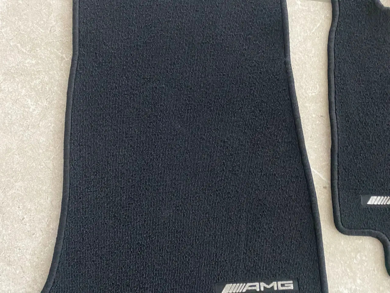 Billede 2 - Orginale Mercedes Amg måttesæt 