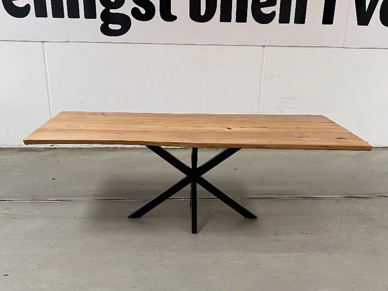 Billede 3 - Unikt egetræsplankebord – håndlavet