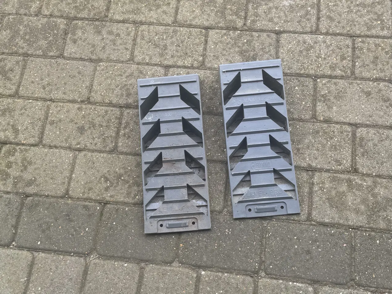 Billede 1 - Kiler til nivellering 