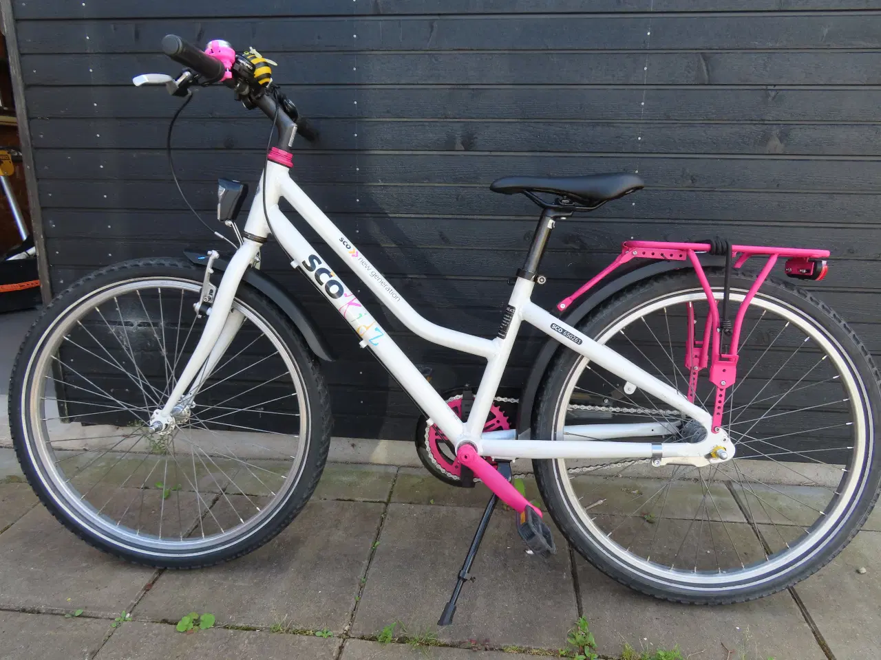 Billede 1 - Super flot totalt renoveret pigecykel 24 tommer