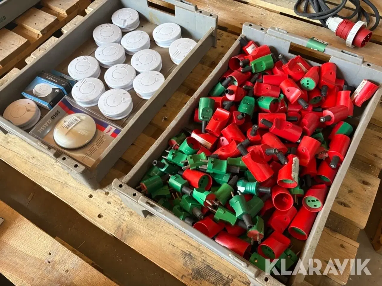 Billede 2 - Røgalarmer og 220 volt arbejdsstik 15 styk røgalarmer