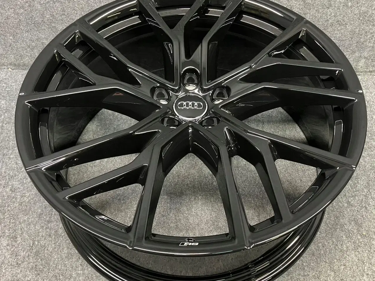 Billede 1 - ALUFÆLGE AUDI Q4 89A RS E TRON 21"