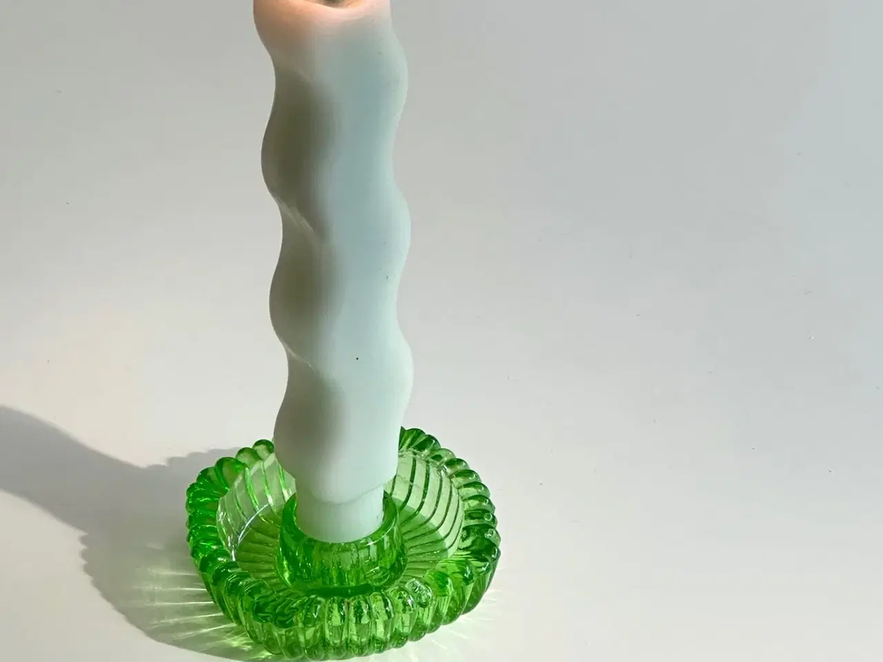 Billede 1 - Lysestage, grønt glas