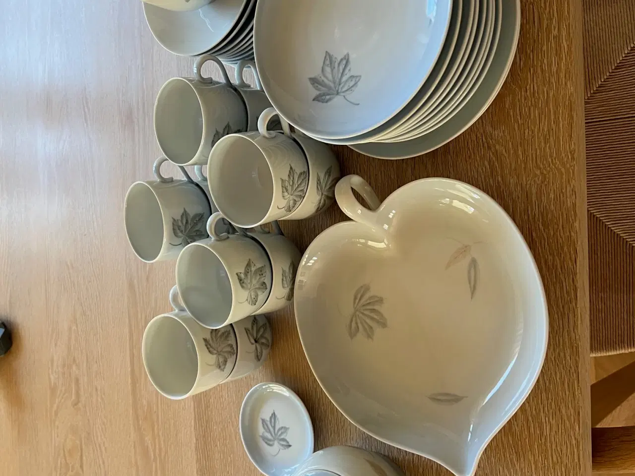 Billede 2 - Løvfald service flot og velholdt