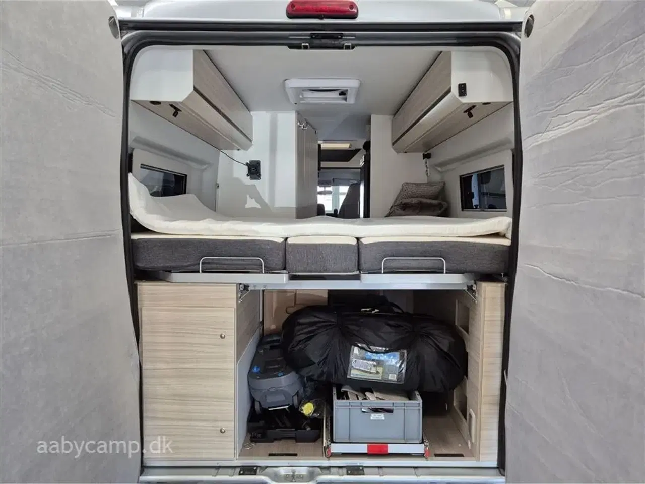 Billede 6 - 2020 - Adria Twin Axess 640 SL   langsgående senge. El-markise. 2x lithium. 2x TV. victron lader. victron booster. solceller. luft på bagaksel. Fyldegas.  kompressor køleskab. helårsdæk. undervognsbehandlet-.clesana Toilet.