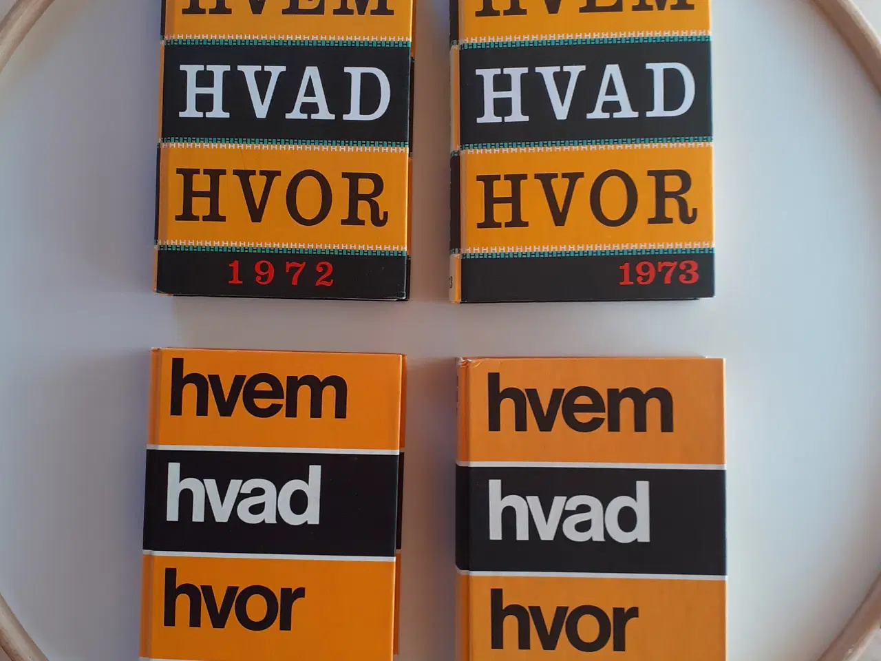Billede 1 - Hvem Hvad Hvor - 4 stk. År: 1972-1974 og 1977